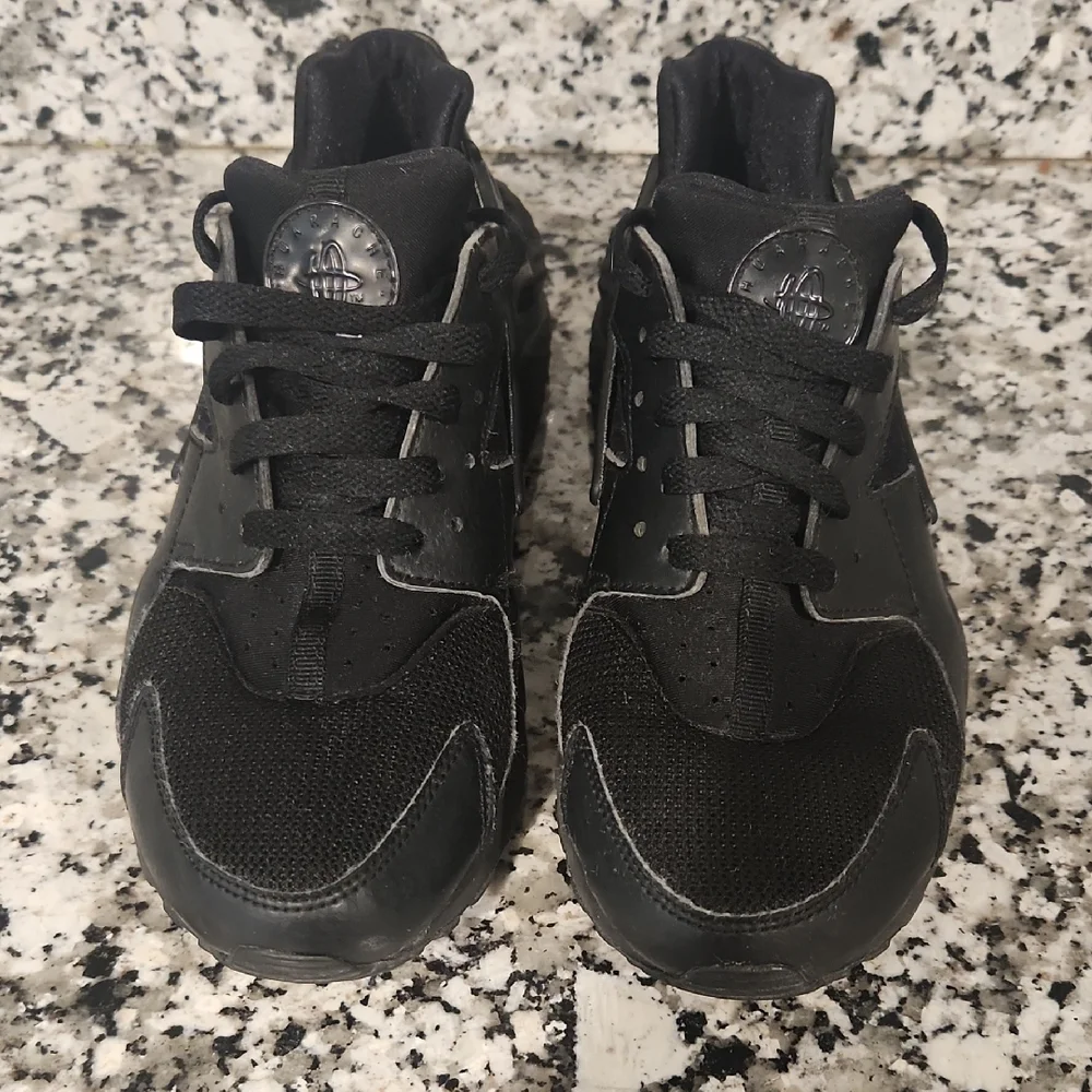 Nike Kids Huarache Run Sneaker - Picture 1 of 4